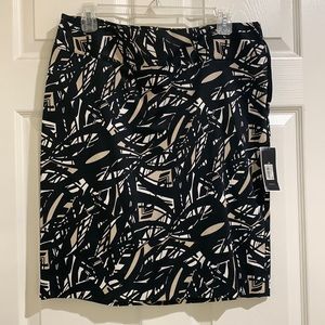A new skirt from Alfini. Modern black beige and white pattern. Pull on stule